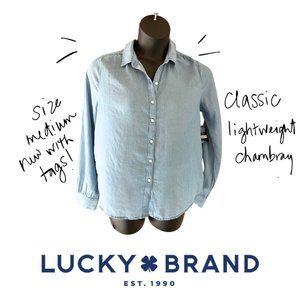 NWT Medium Lucky Brand Lightweight Relaxed Chambray Button Down in Size Medium